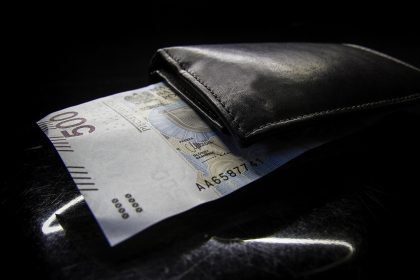 polish, zloty, 500, bills, money, cash, currency, monetary, banknote, business, finances, pln, poland, leather, wallet, black business, black money, black finance, black company